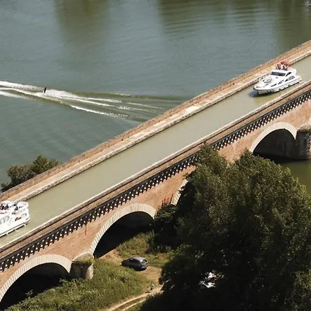 L'oustal Semesterbostad *