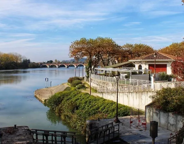 L'oustal Semesterbostad *